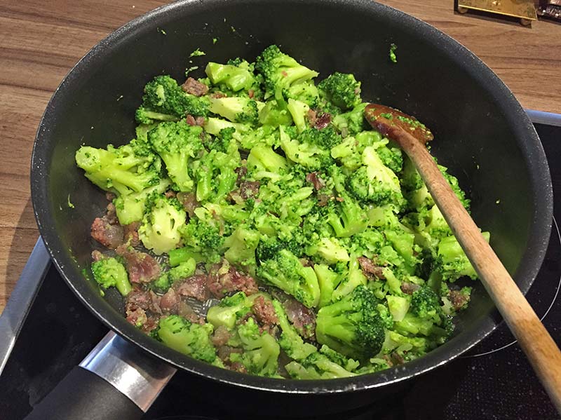 Nudeln mit Brokkoli und Salsiccia - Schritt 3