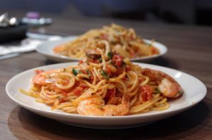 Spaghetti mit Meeresfrüchte in Alufolie - Rezept
