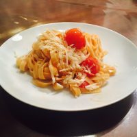 Tagliatelle mit Salsiccia und Cherry-Tomaten - Rezept